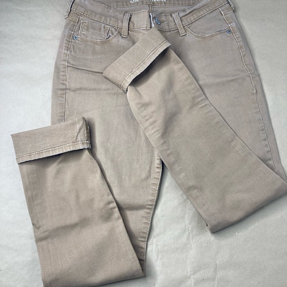 Old Navy Sweetheart cut skinny-jeans in khaki size 4 - Picture 2 of 16